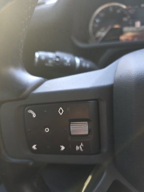 Used 2023 Land Rover Defender 110 X-Dynamic SE image 18