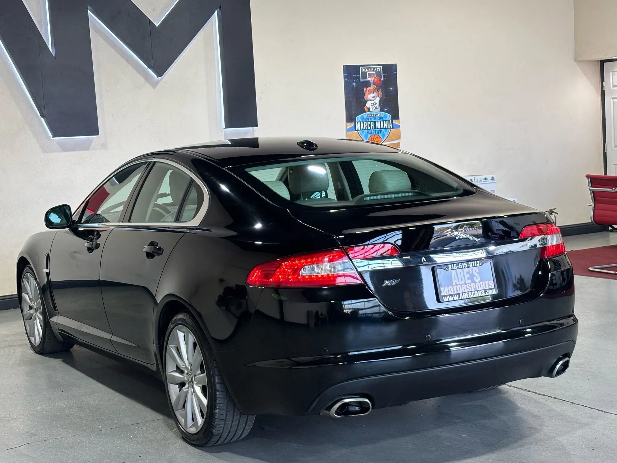 Used 2010 Jaguar XF Premium RWD image 7