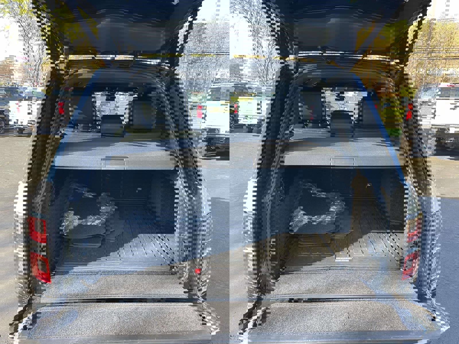 Used 2020 Land Rover Range Rover Long Wheelbase HSE image 14