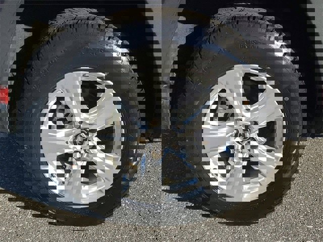 Used 2021 Toyota RAV4 XLE image 5