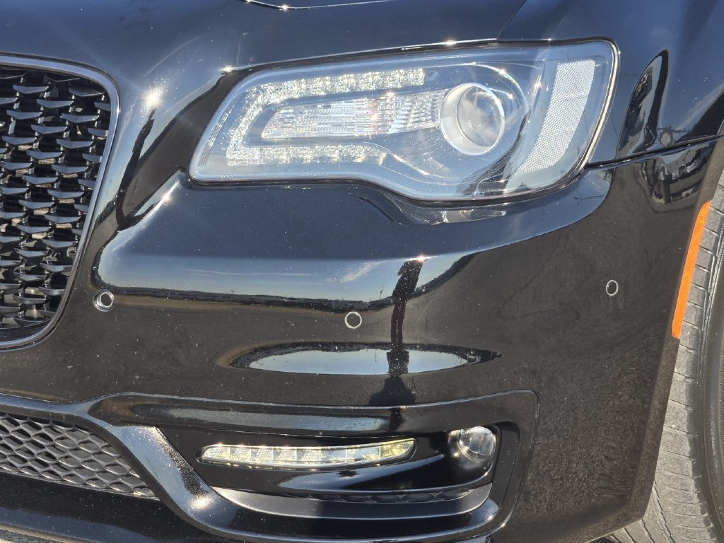 Used 2023 Chrysler 300 Touring L RWD image 12