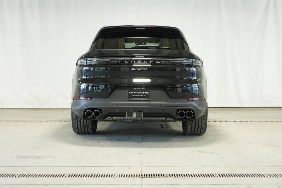 New 2026 Porsche Cayenne AWD/4WD image 6