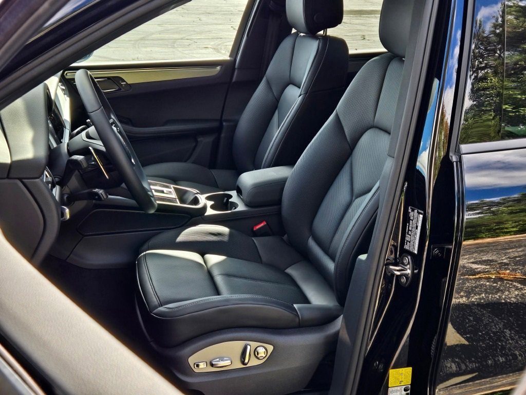 New 2026 Porsche Macan image 5