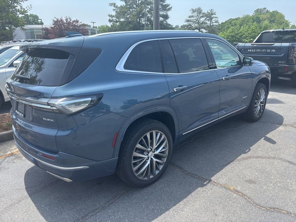 Used 2026 Buick Enclave Avenir AWD/4WD image 9