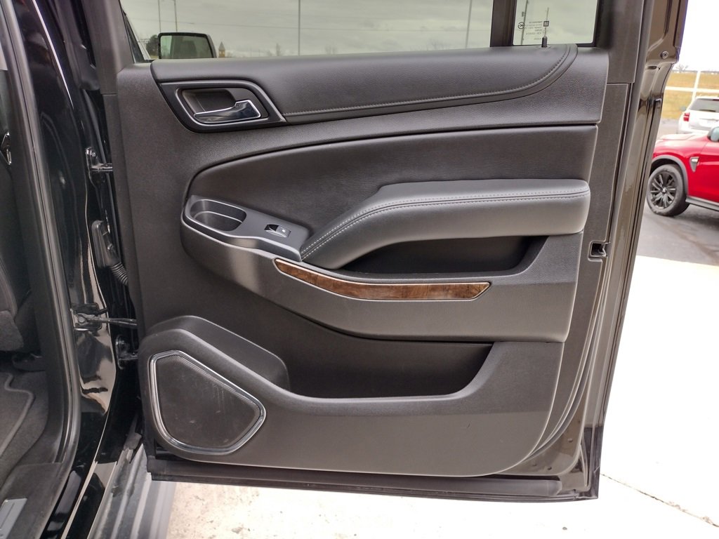 Used 2019 Chevrolet Suburban LT image 33