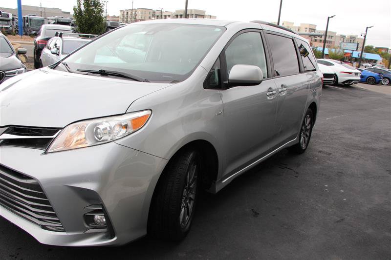 Used 2020 Toyota Sienna XLE w/ XLE Navigation Package AWD/4WD image 10