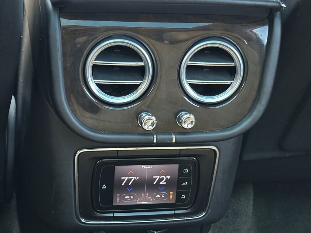 Used 2017 Bentley Bentayga W12 image 23