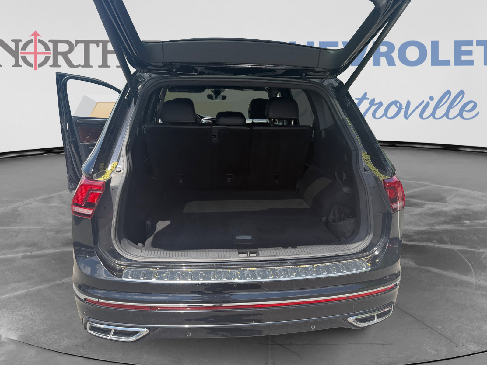 Used 2022 Volkswagen Tiguan SEL R-Line AWD/4WD image 22