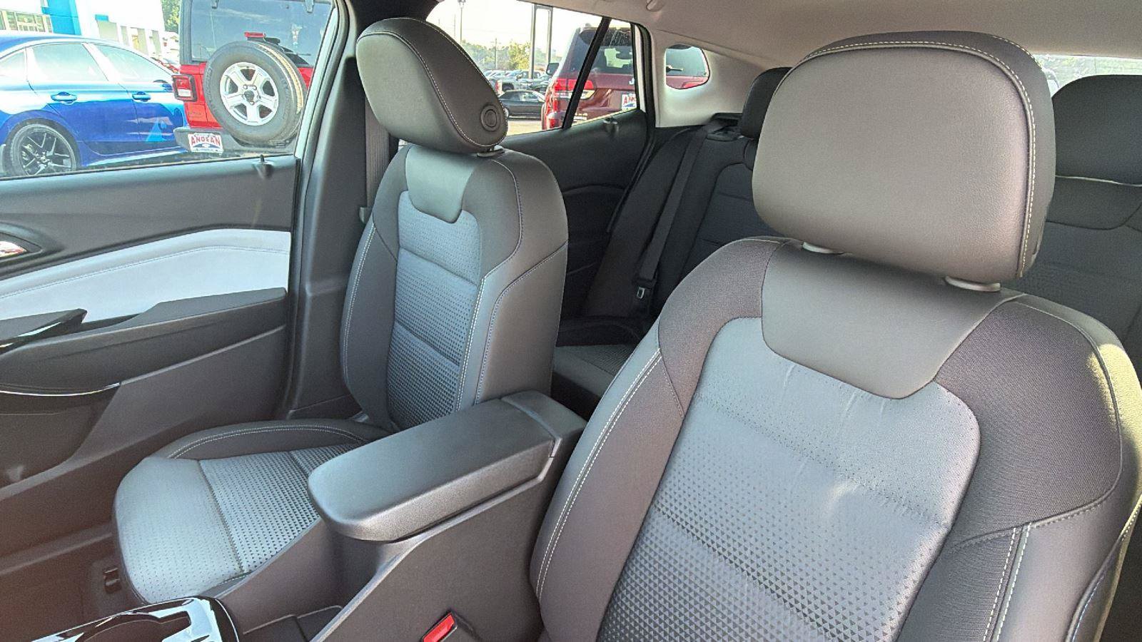 New 2026 Chevrolet Trax LT w/ Driver Confidence Package FWD image 4