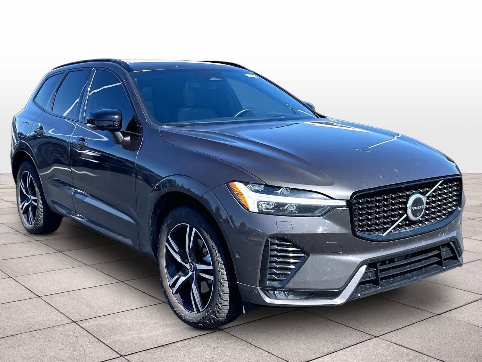 Used 2022 Volvo XC60 B5 R-Design w/ Advanced Package AWD/4WD image 3
