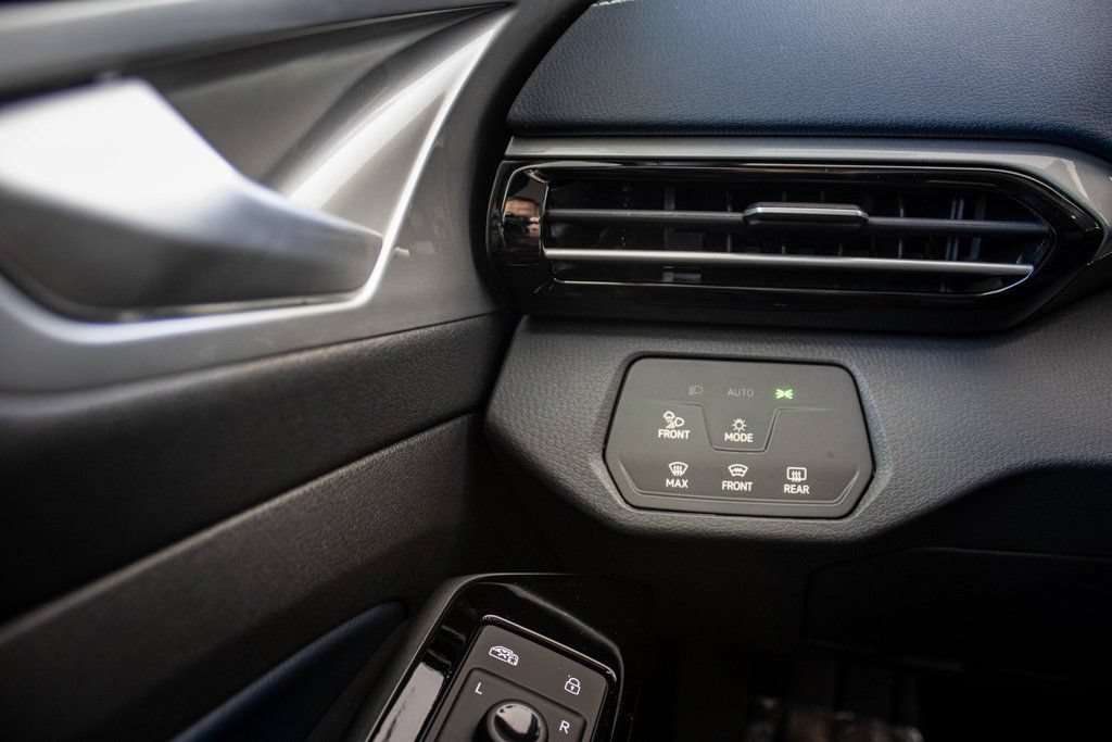 New 2025 Volkswagen ID.4 Pro S Plus AWD/4WD image 33