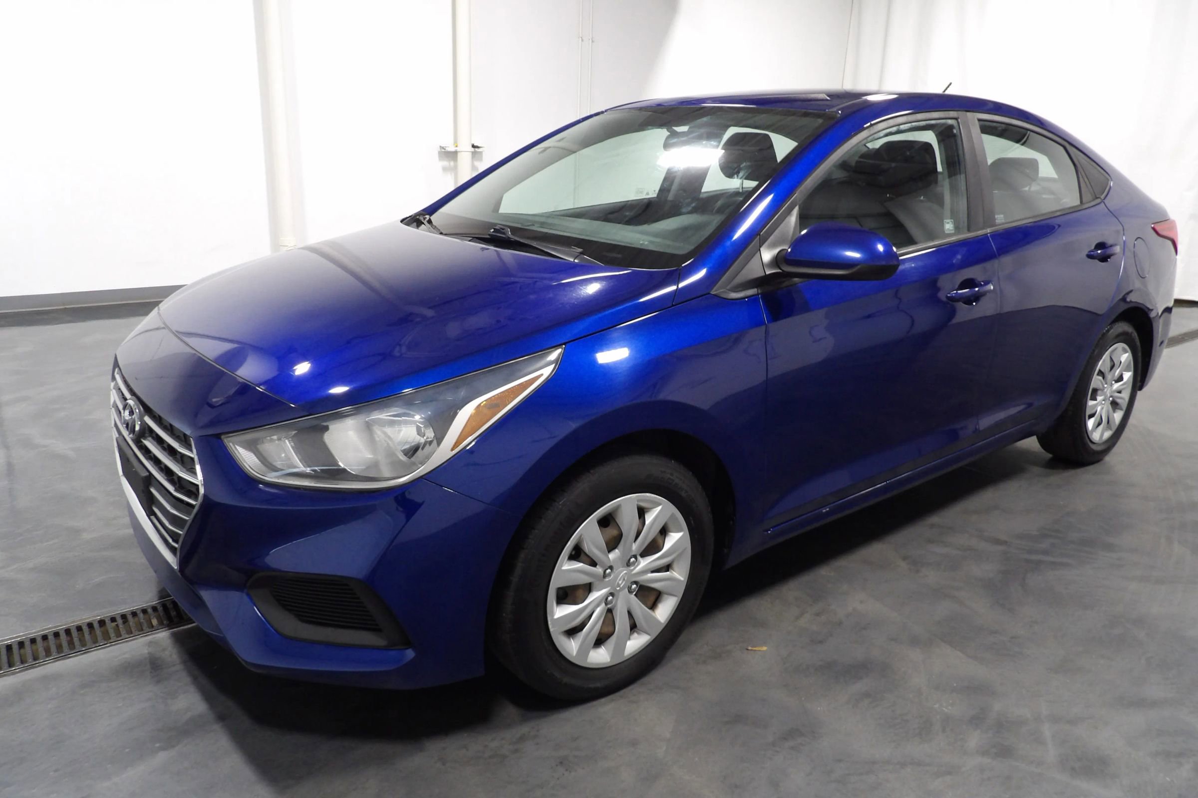 Used 2020 Hyundai Accent SE image 3