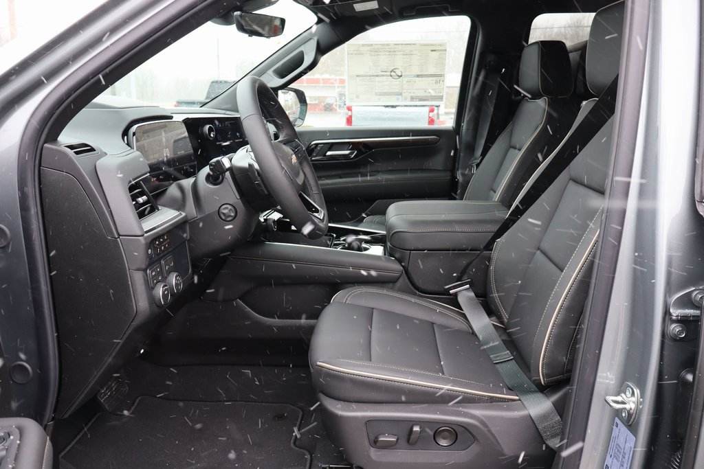 New 2026 Chevrolet Suburban Premier image 3