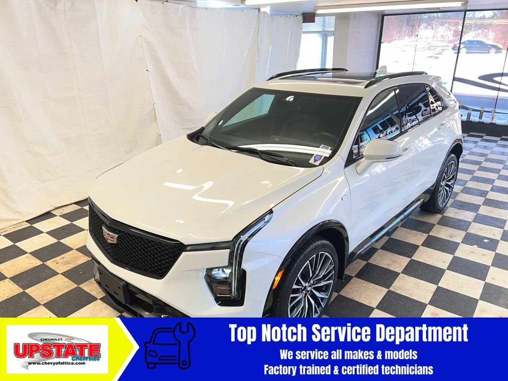 Used 2024 Cadillac XT4 Sport w/ Cold Weather Package image 5