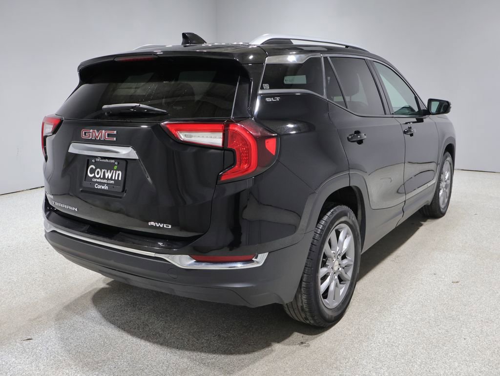 Used 2024 GMC Terrain SLT AWD/4WD image 2