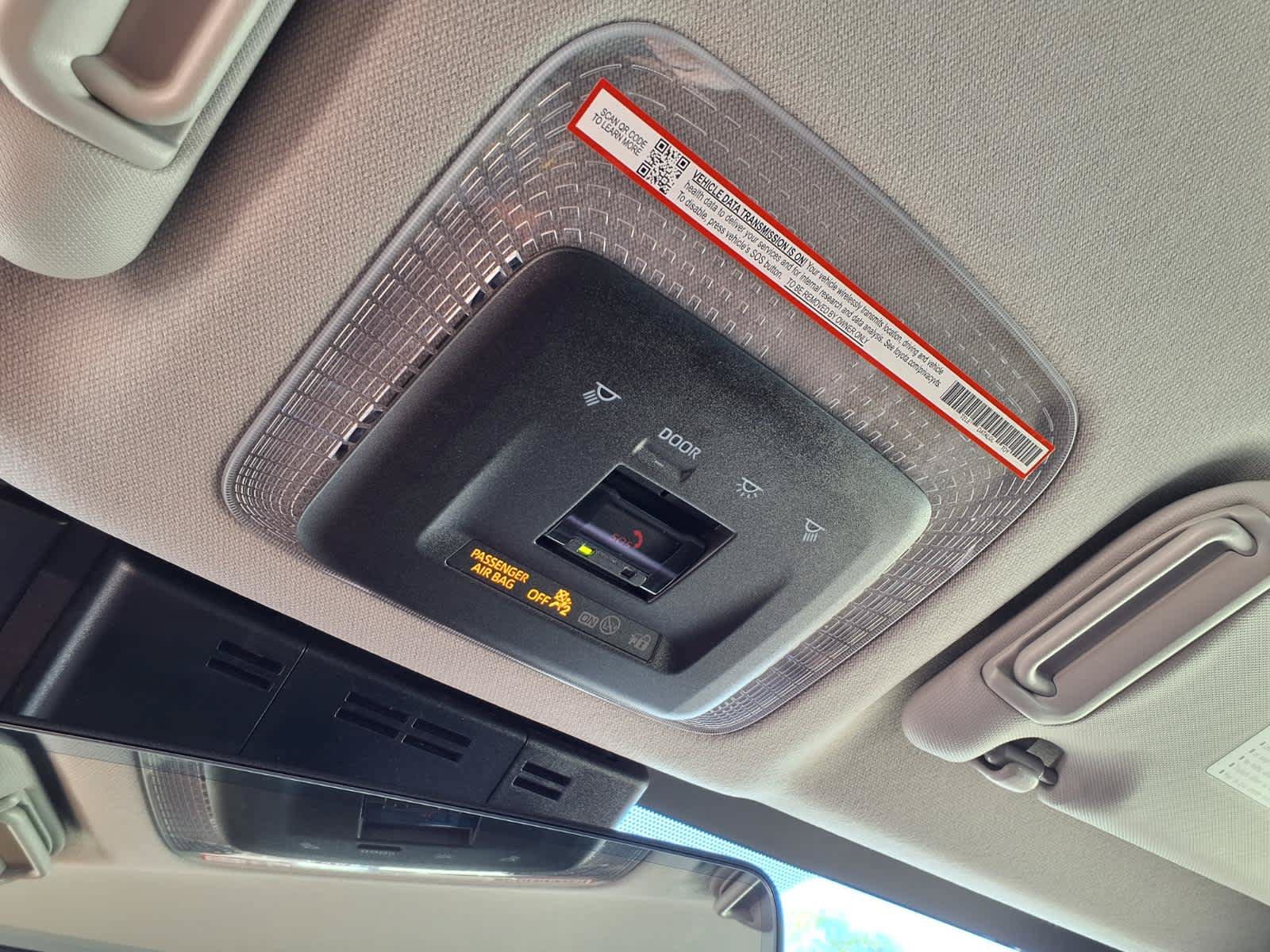 Certified 2025 Toyota Prius XLE FWD image 27