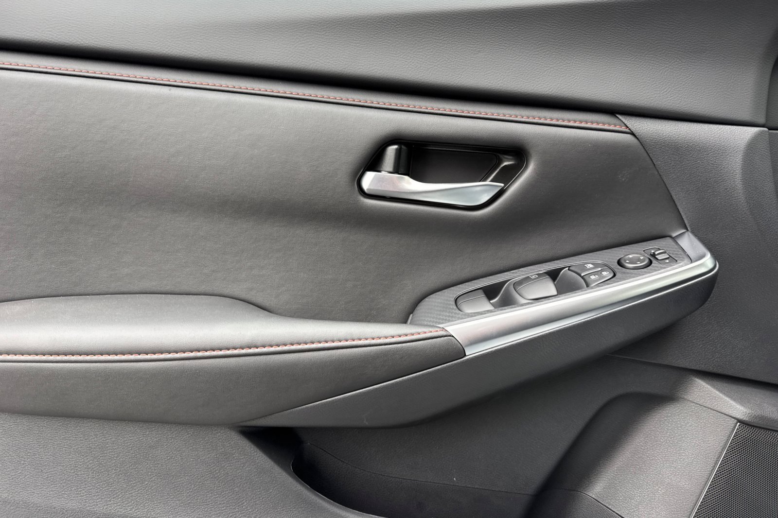 New 2025 Nissan Sentra SR w/ Trunk Package image 8