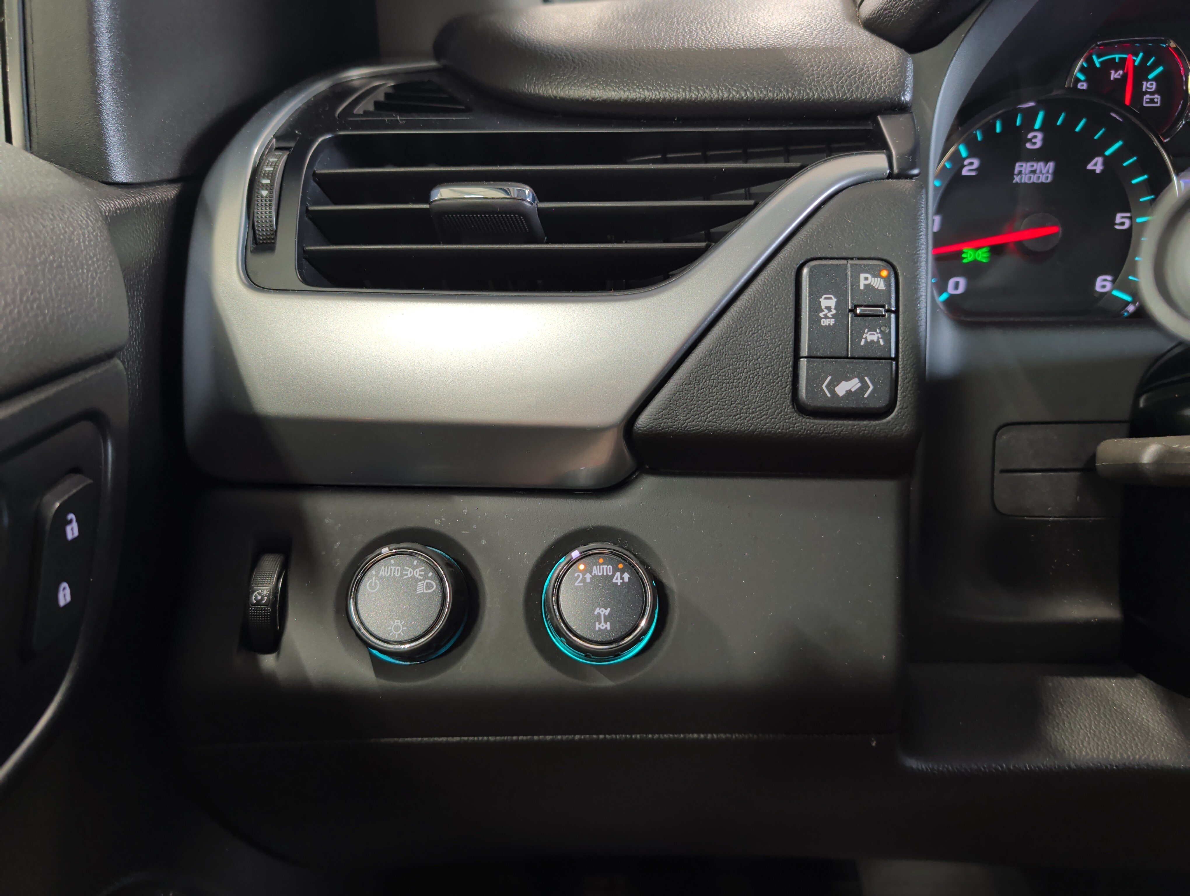 Used 2020 Chevrolet Tahoe LT AWD/4WD image 26