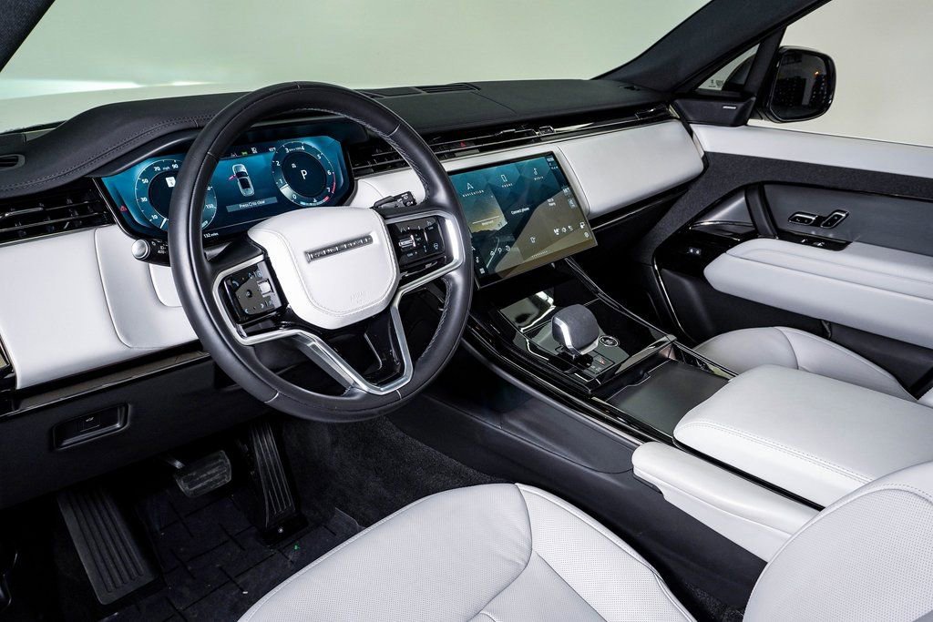 Used 2024 Land Rover Range Rover Sport SE image 19