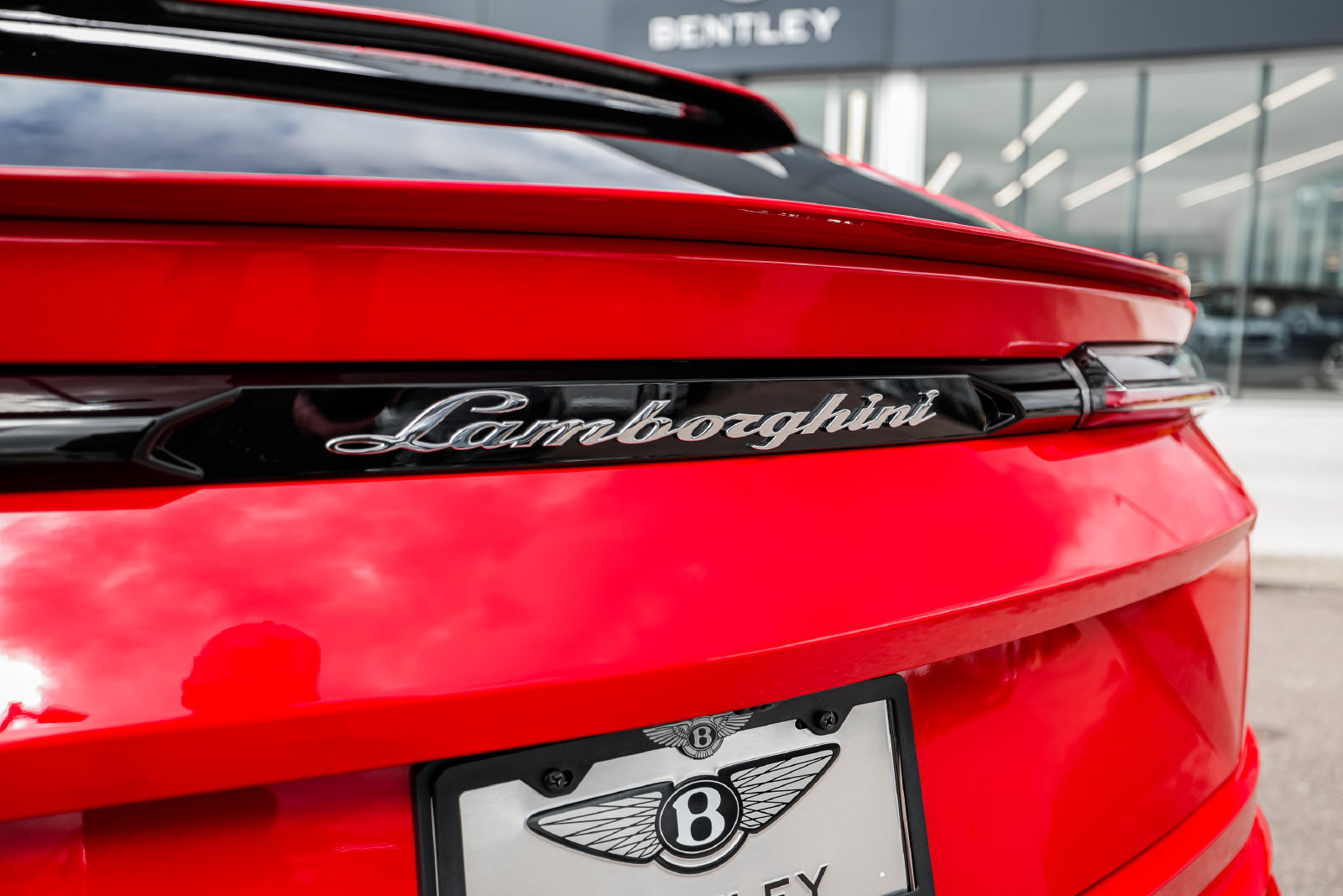 Used 2022 Lamborghini Urus AWD/4WD image 12