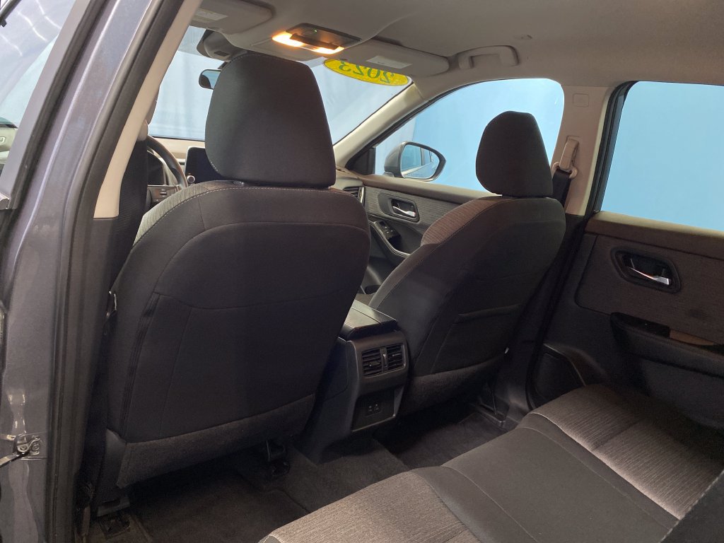 Used 2023 Nissan Rogue SV AWD/4WD image 26