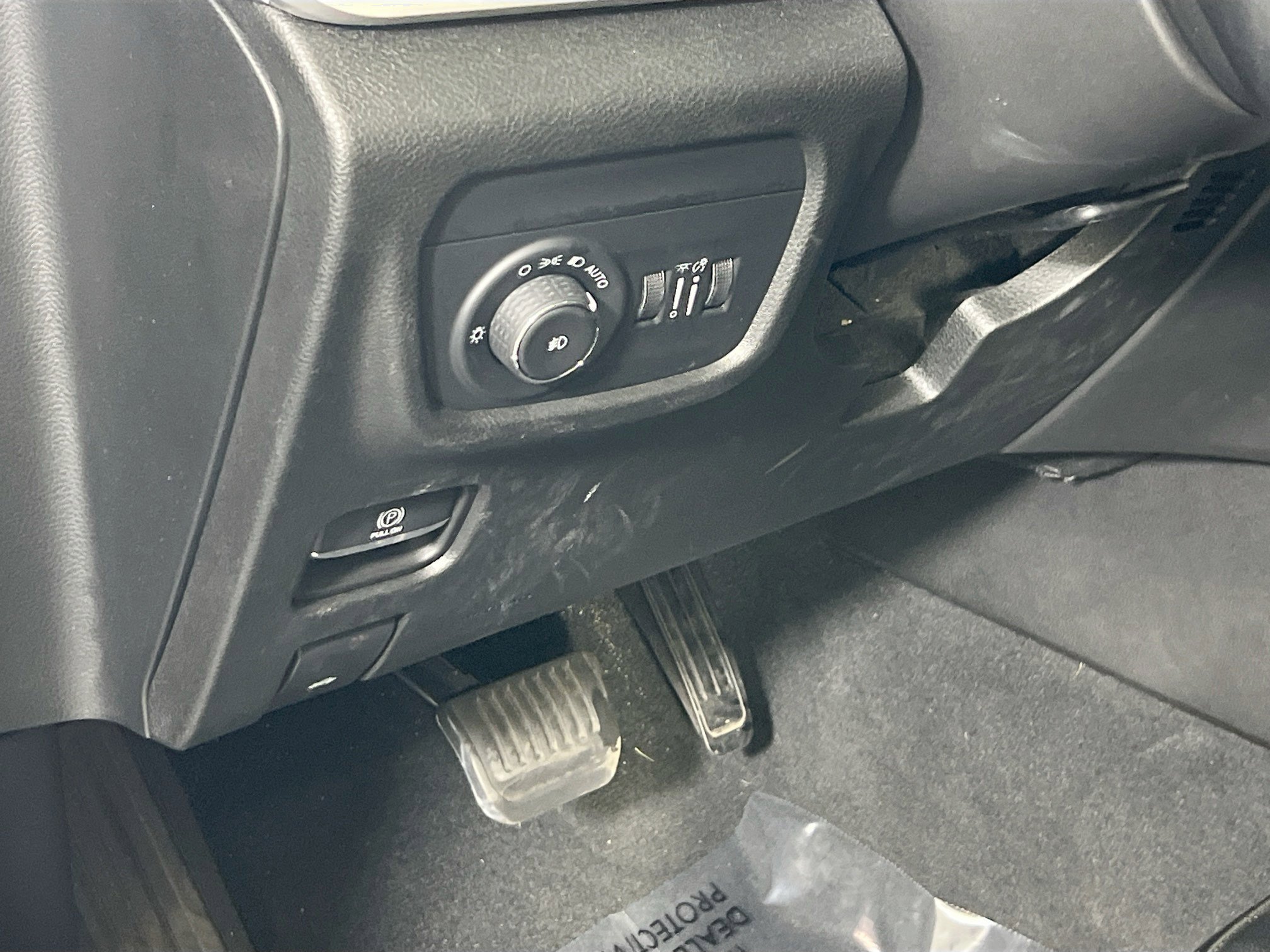 Used 2022 Jeep Grand Cherokee Limited image 10