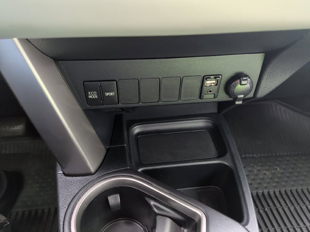 Used 2018 Toyota RAV4 XLE w/ Plus Extra Value Package AWD/4WD image 20