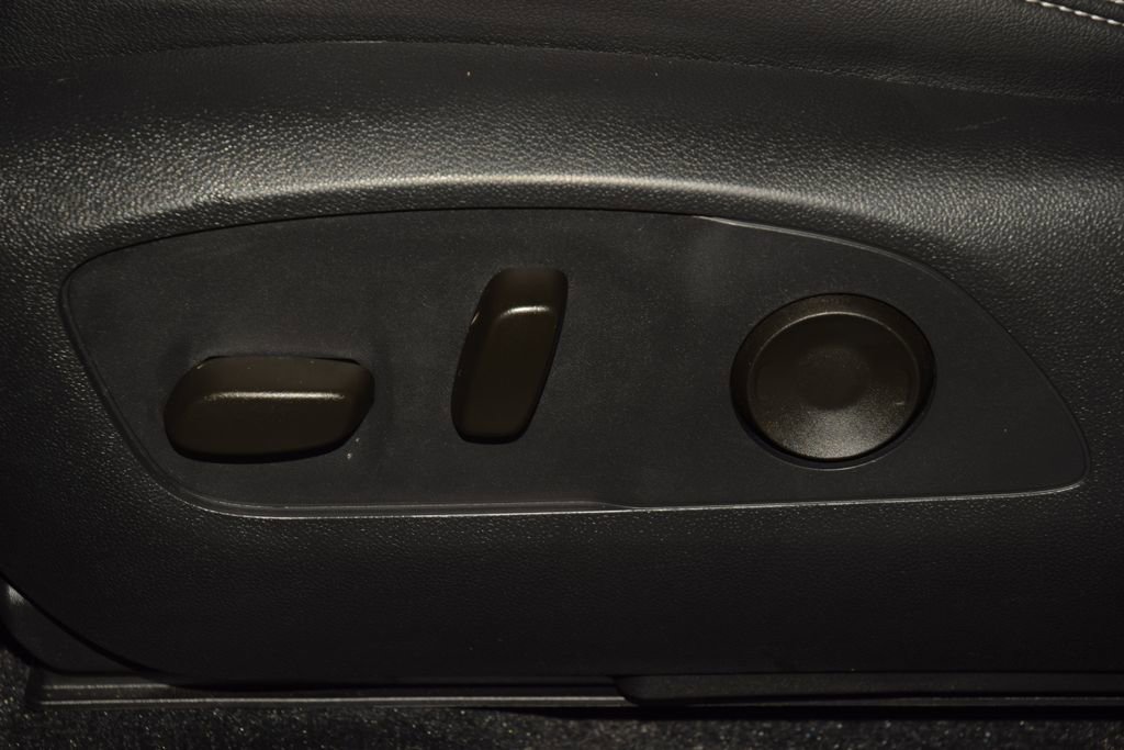 Used 2024 Chevrolet Blazer EV LT image 36