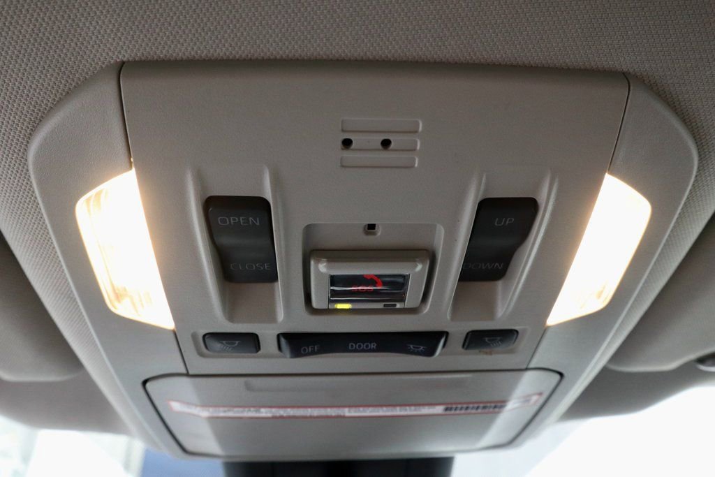 Used 2022 Toyota Highlander Limited image 24