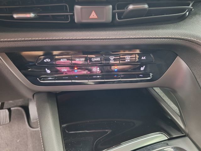 Used 2023 Buick Envision Preferred AWD/4WD image 25