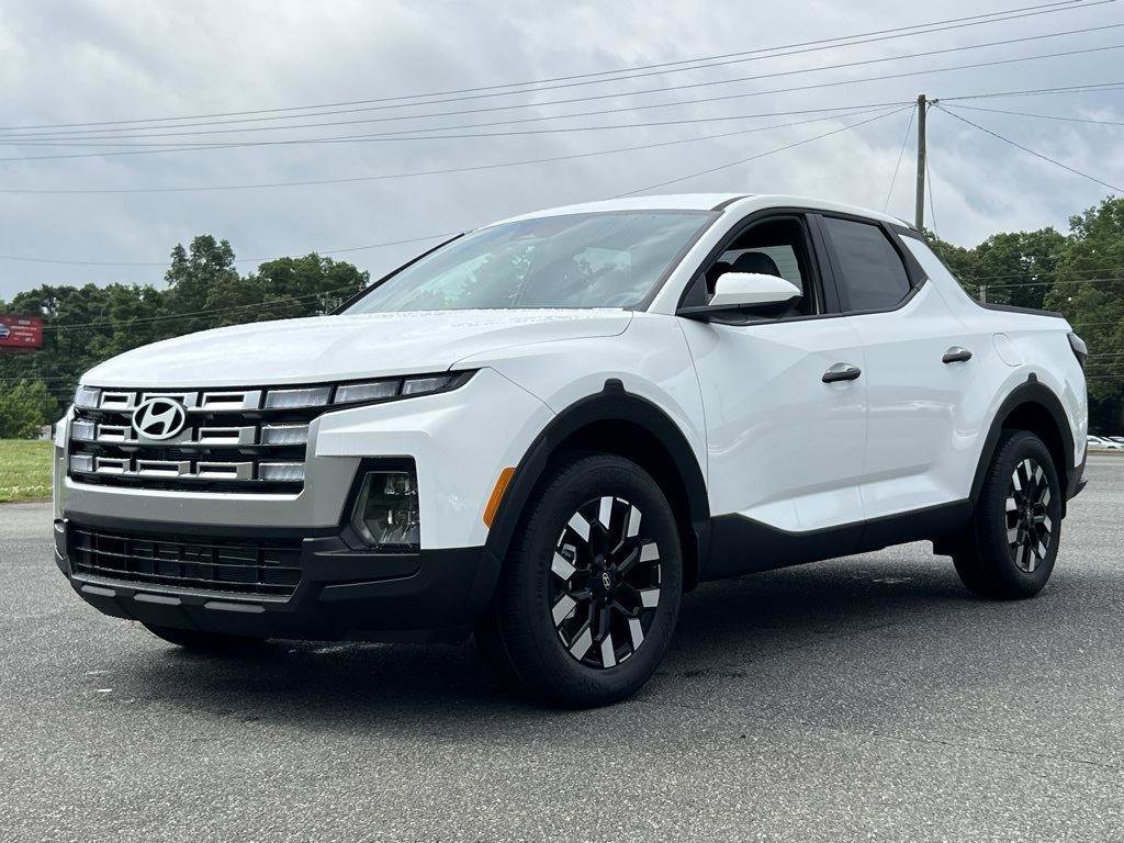 New 2025 Hyundai Santa Cruz SE image 3