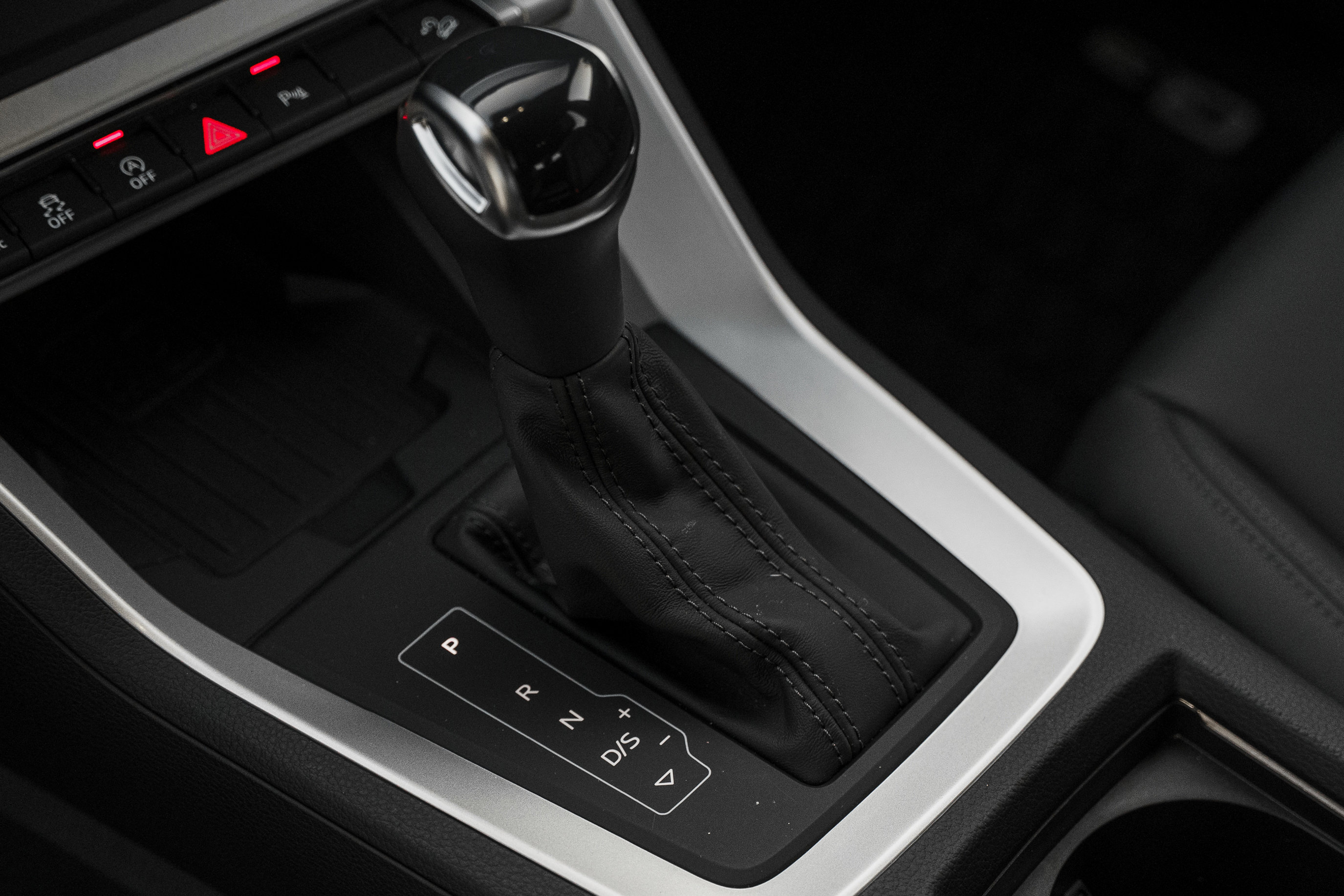 Certified 2025 Audi Q3 2.0T Premium w/ Convenience Package image 11