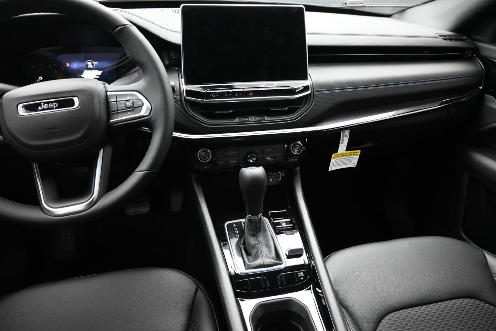 New 2026 Jeep Compass Latitude AWD/4WD image 4