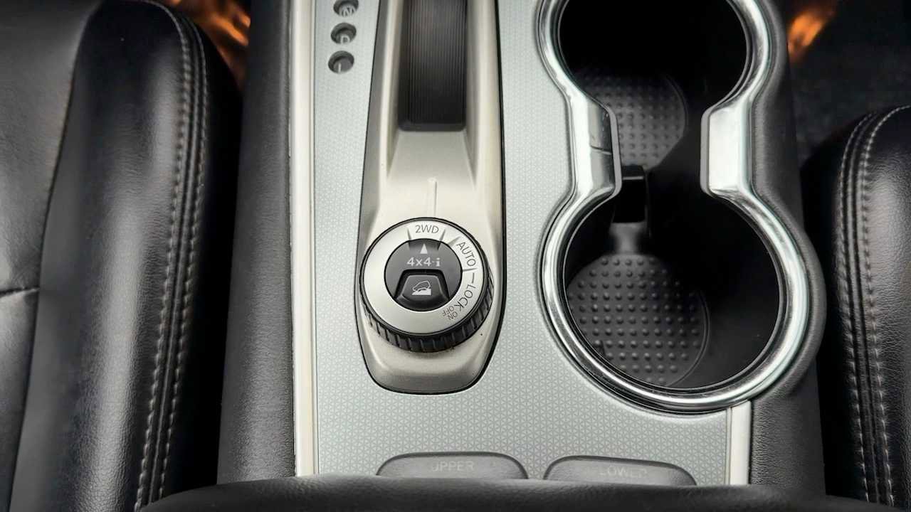 Used 2019 Nissan Pathfinder SL image 14