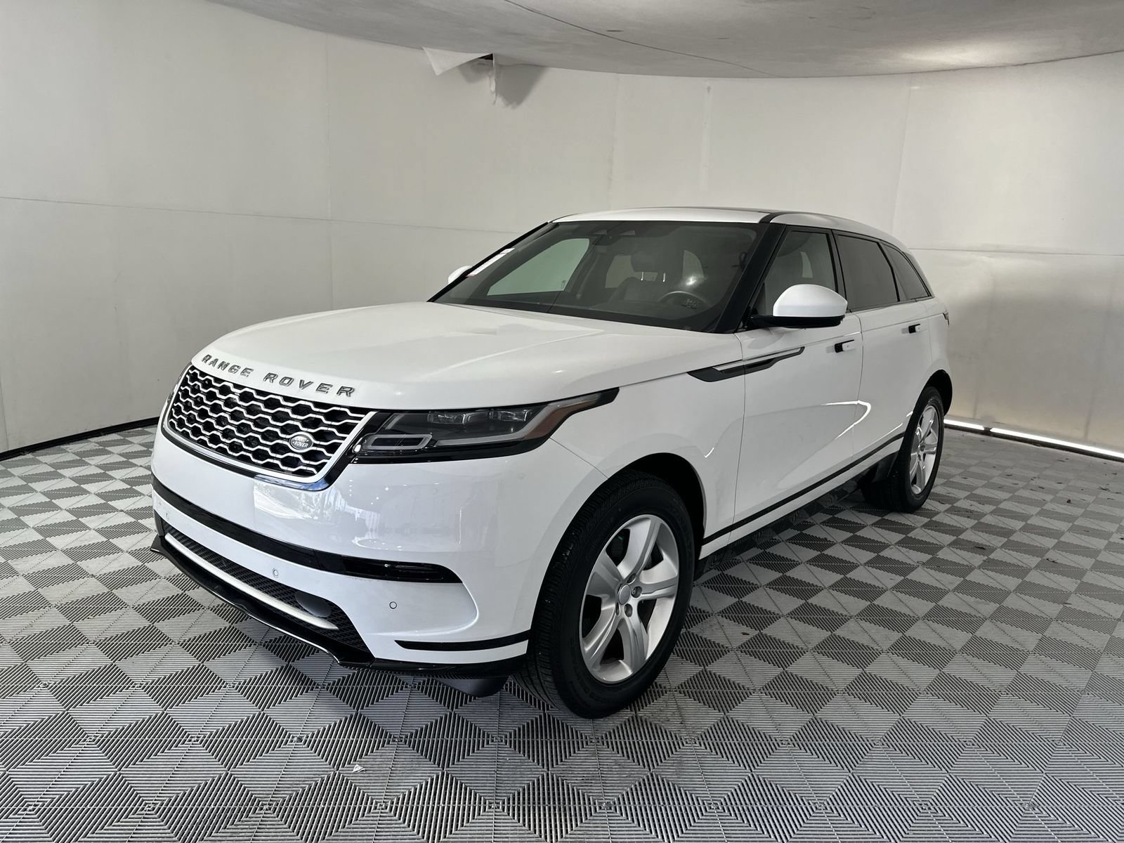 Used 2022 Land Rover Range Rover Velar S AWD/4WD image 4