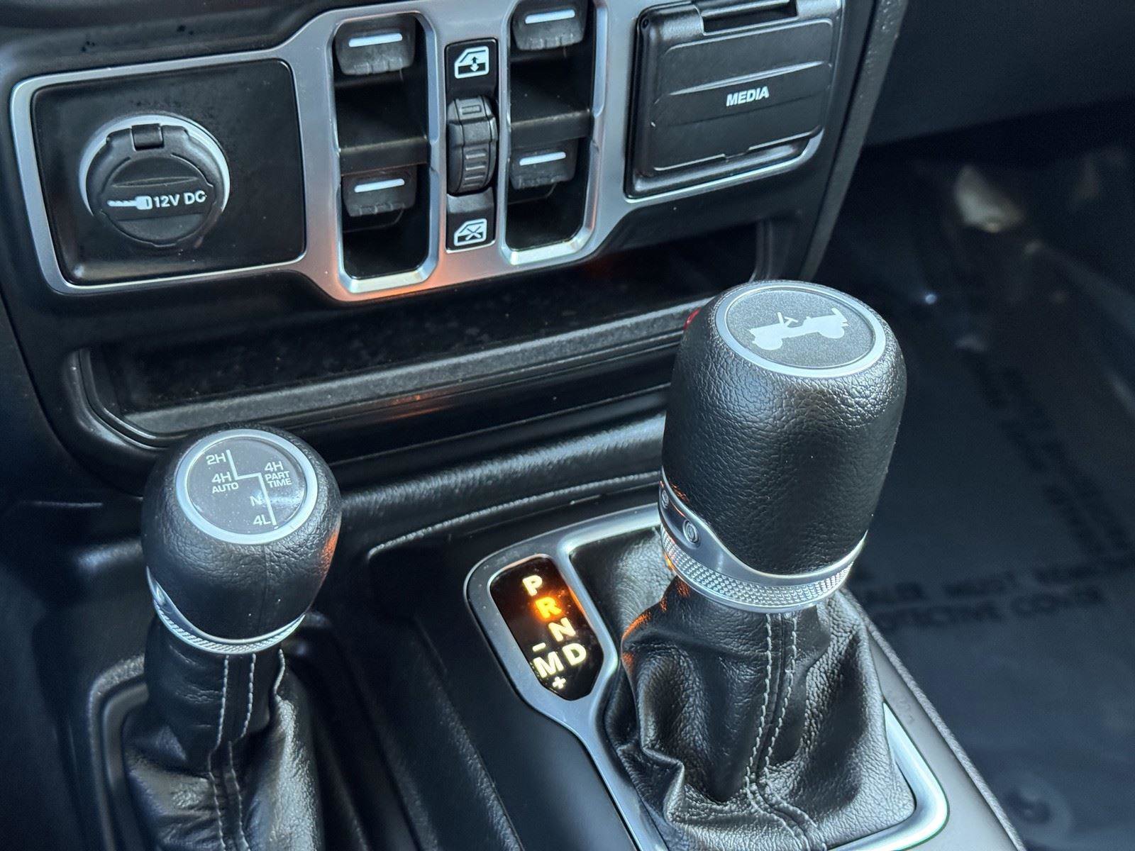 Certified 2025 Jeep Wrangler Sahara w/ Safety Group AWD/4WD image 17