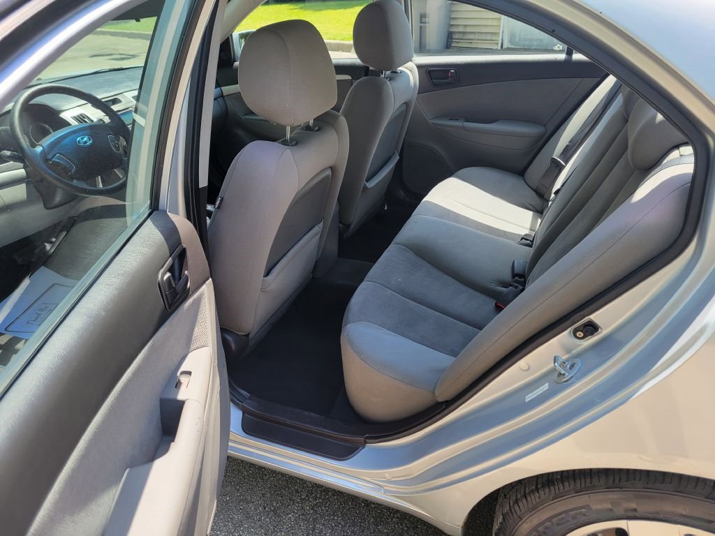 Used 2010 Hyundai Sonata GLS image 11
