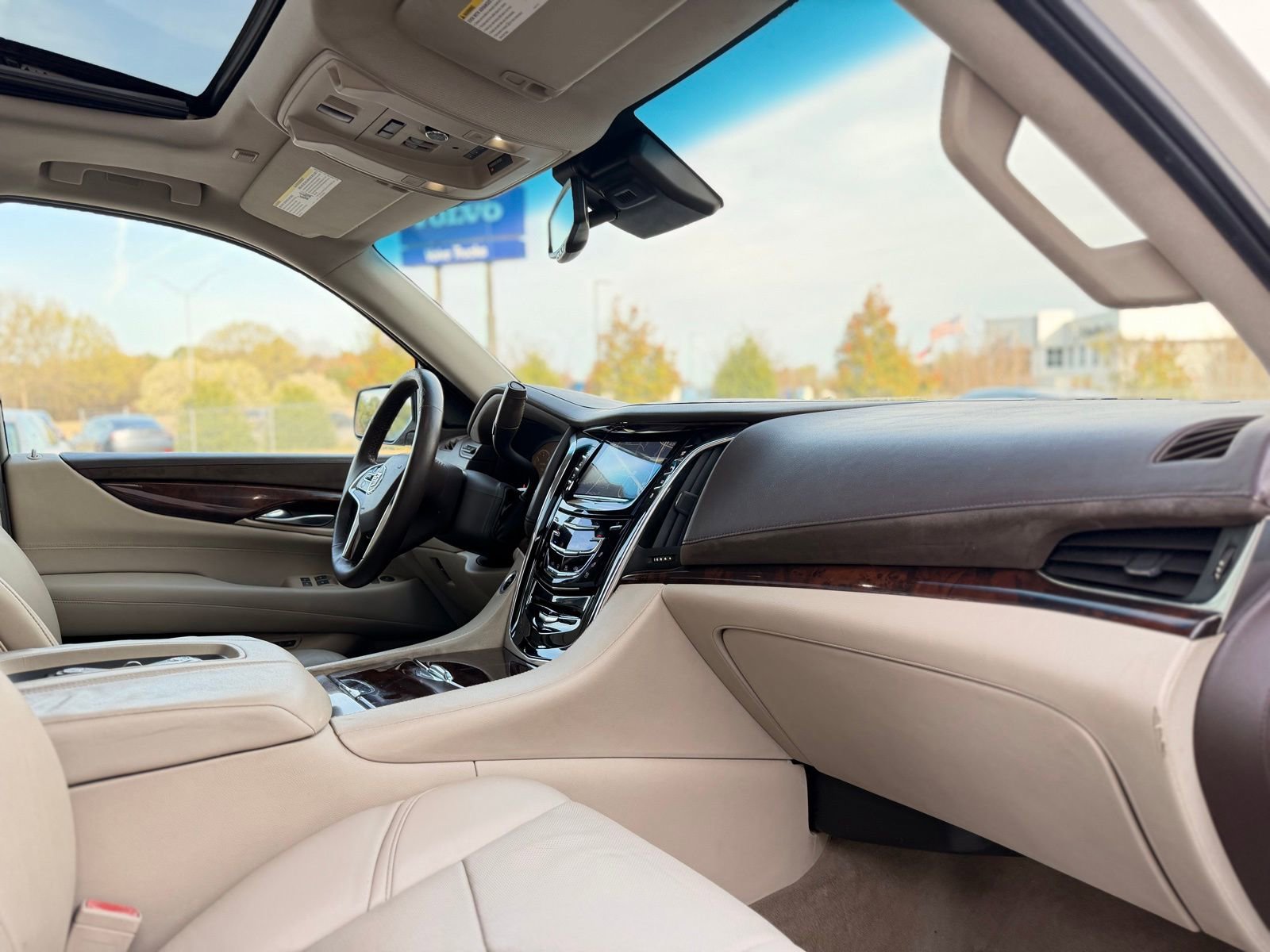 Used 2015 Cadillac Escalade ESV Premium AWD/4WD image 29