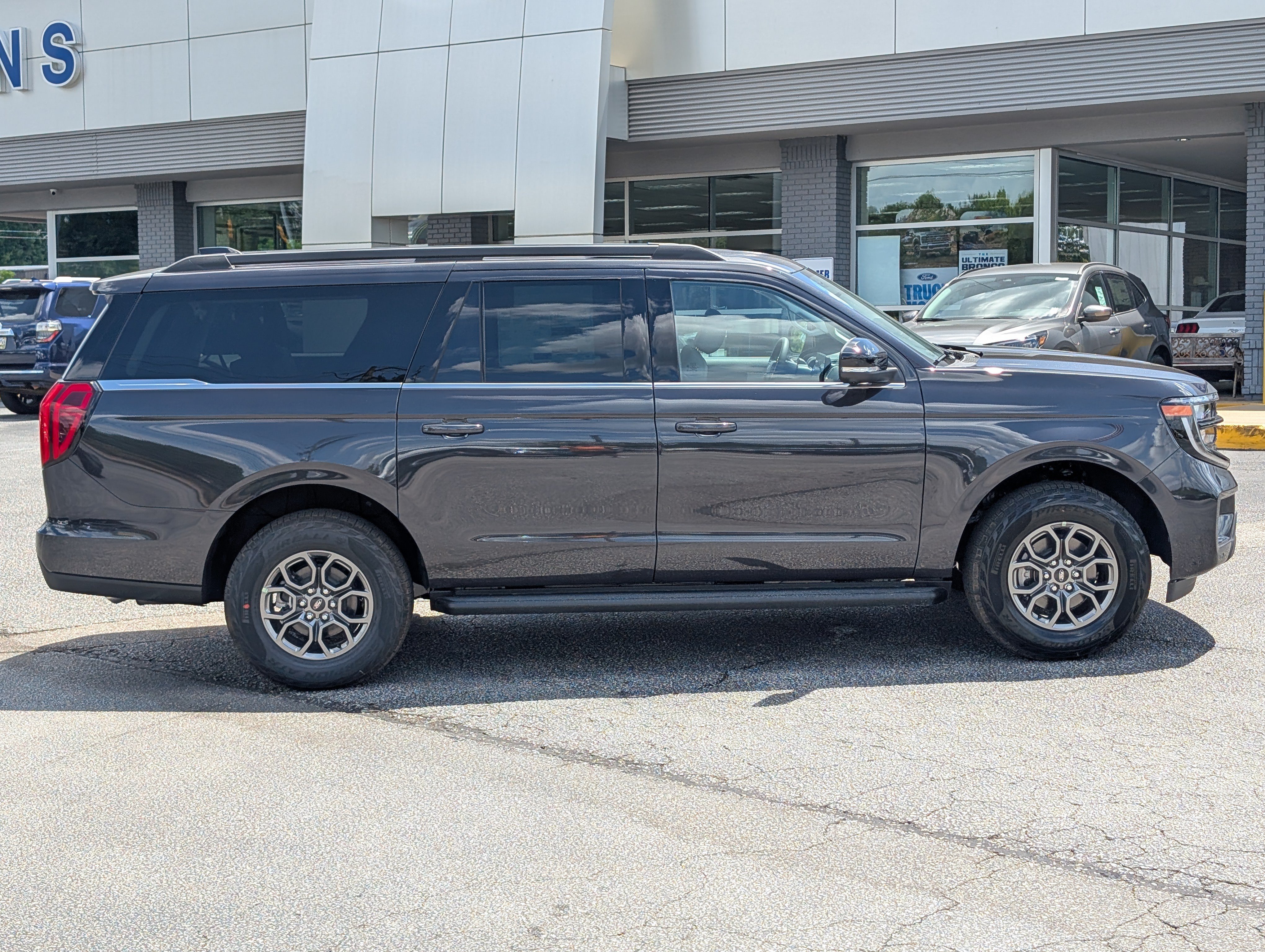 New 2027 Ford Expedition Max Active RWD image 8
