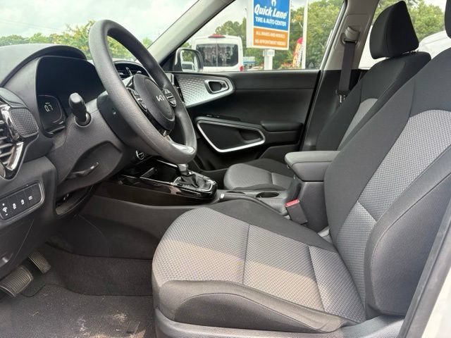 Used 2025 Kia Soul S FWD image 14