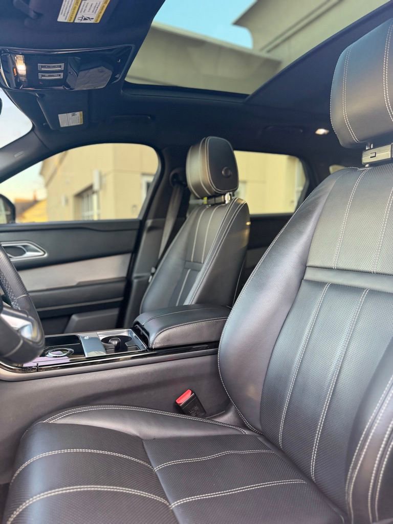 Used 2019 Land Rover Range Rover Velar R-Dynamic SE image 8