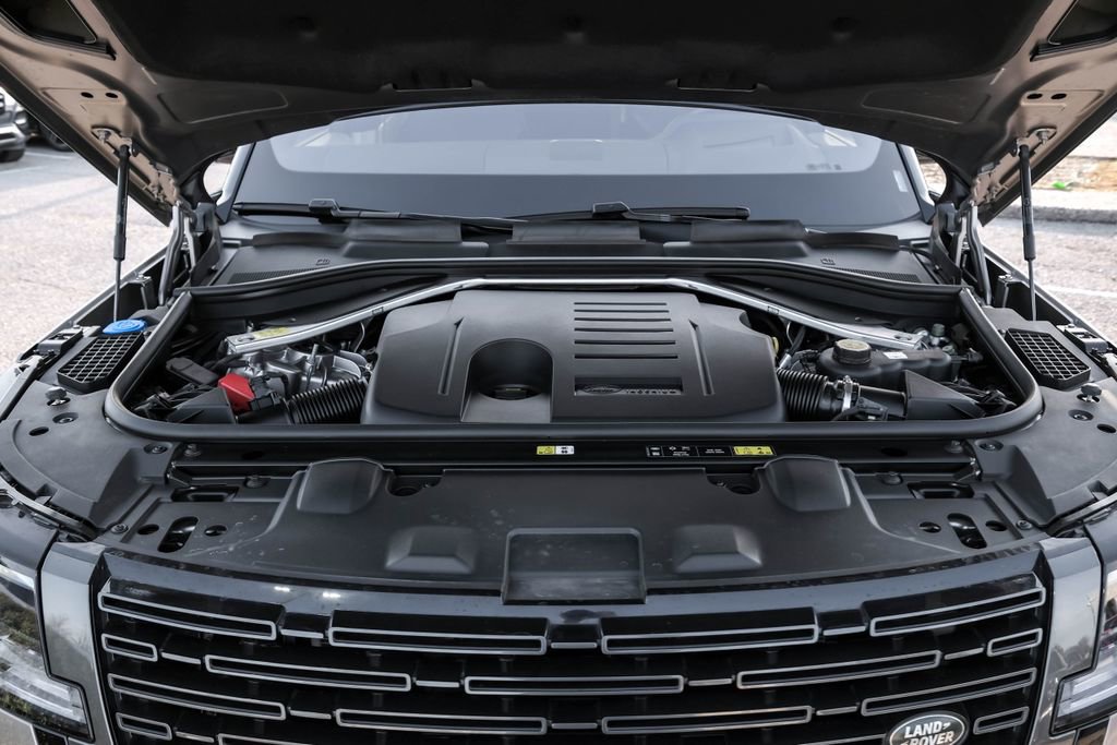 Used 2023 Land Rover Range Rover SE image 56