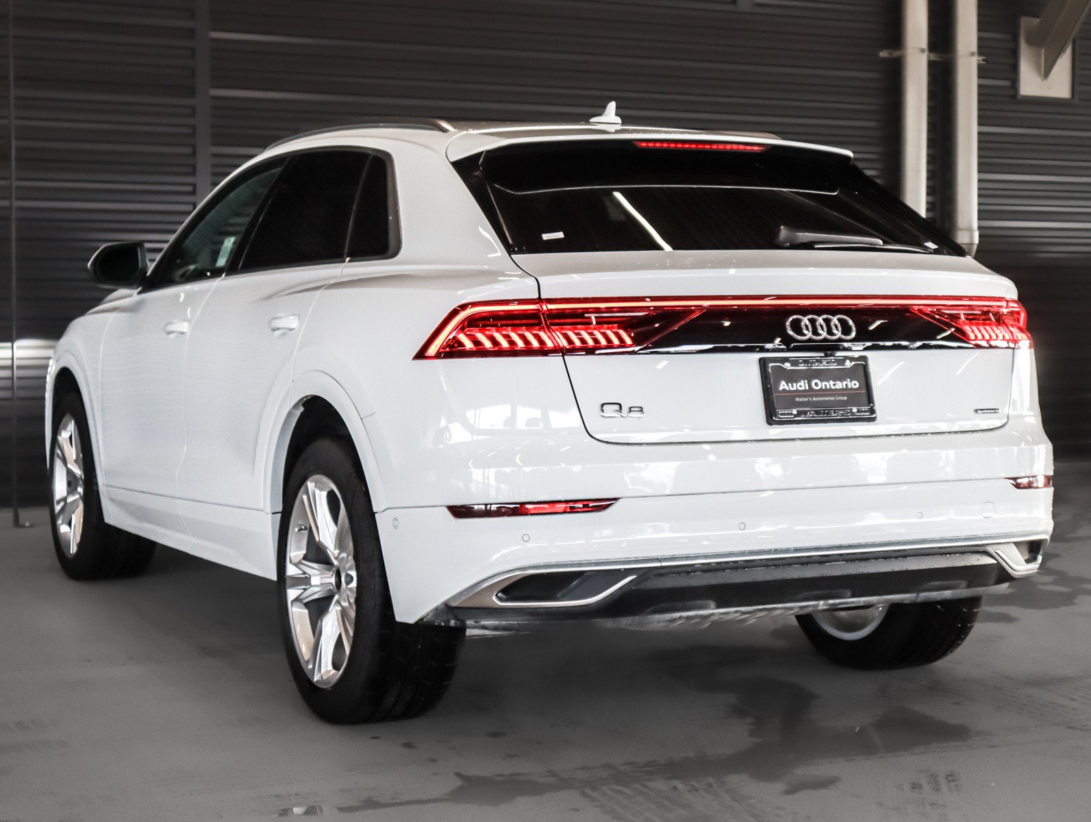 Used 2023 Audi Q8 Premium w/ Convenience Package AWD/4WD image 2
