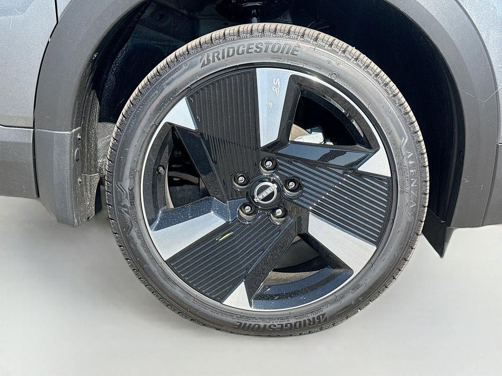 New 2026 Nissan Kicks SR w/ Illumination Package FWD image 28