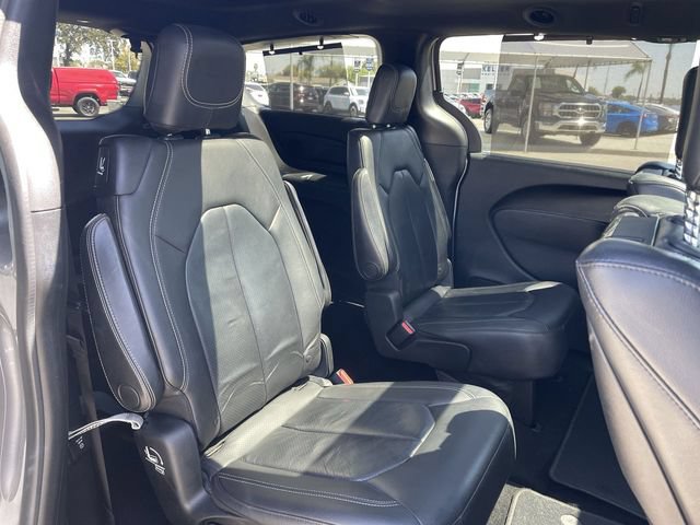 Used 2018 Chrysler Pacifica Touring-L Plus FWD image 28