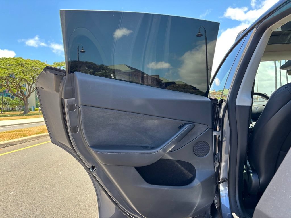 Used 2023 Tesla Model Y Long Range AWD/4WD image 16