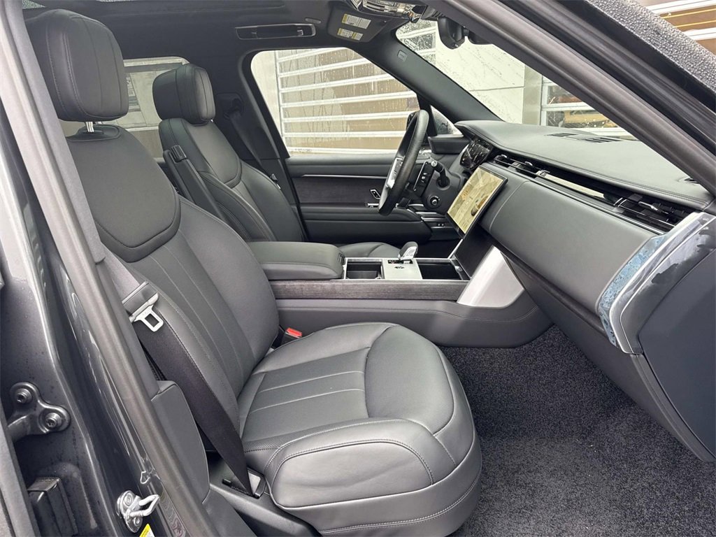 New 2025 Land Rover Range Rover SE image 9