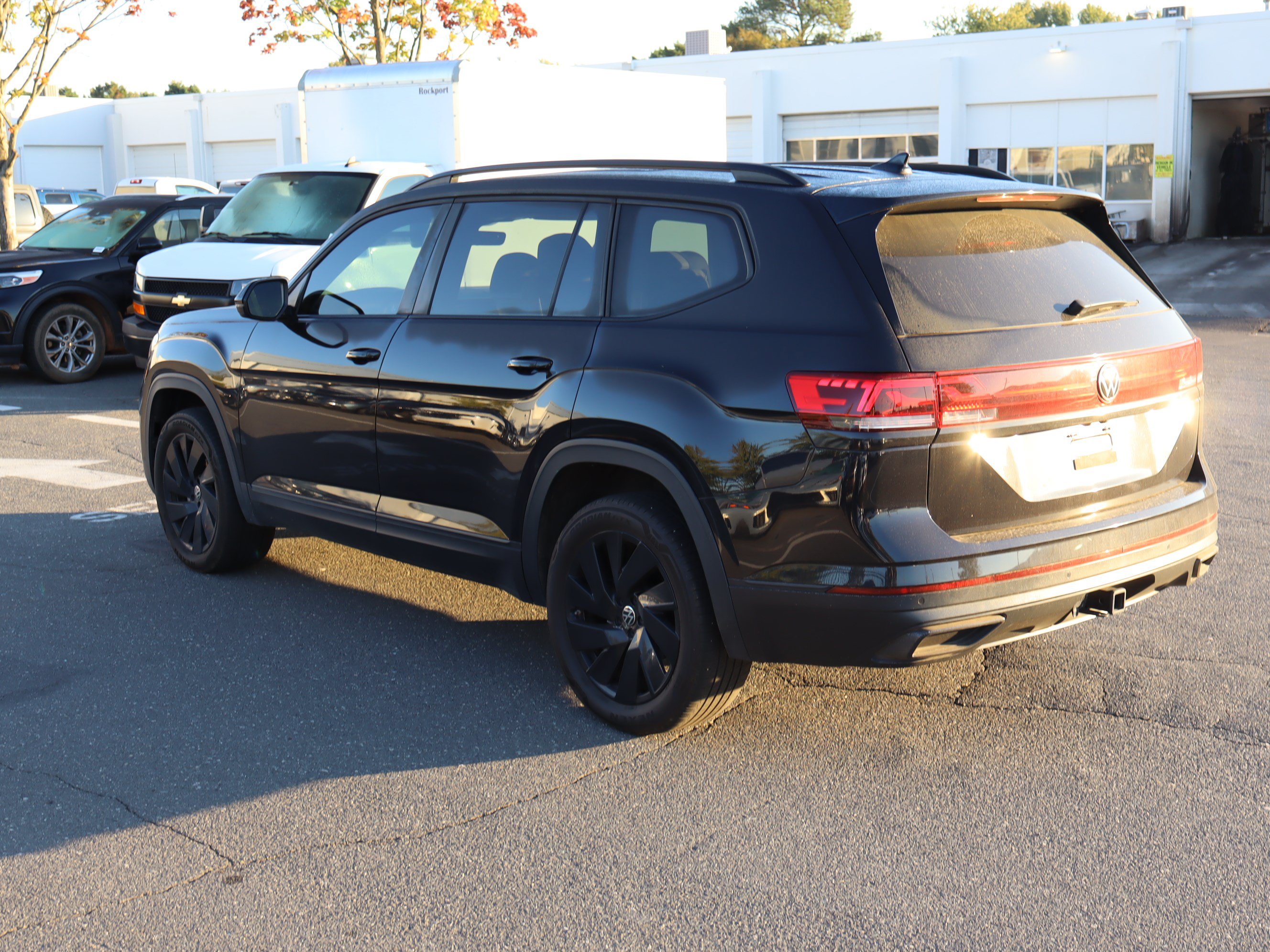 Used 2024 Volkswagen Atlas SE FWD image 8