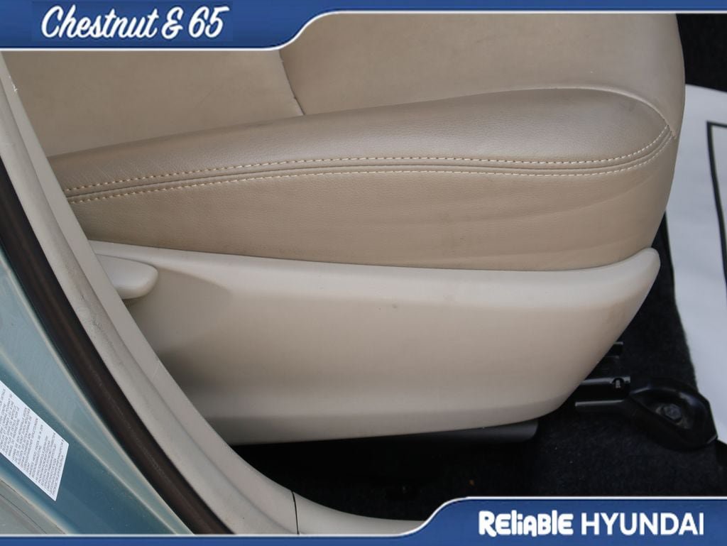 Used 2014 Toyota Prius Four FWD image 10