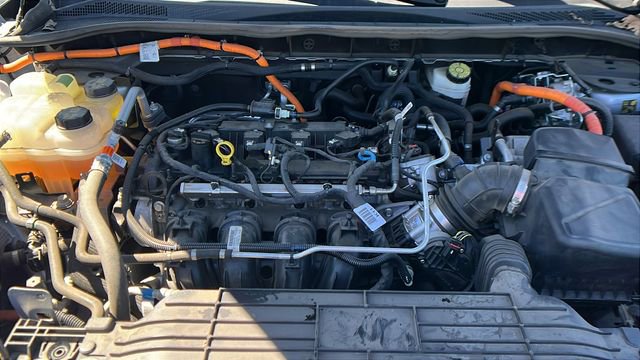 Used 2021 Ford Escape SE image 12